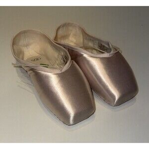 New Russian Pointe Baroque Ballet Pointe Shoe Size 38 Width 5 Vamp 2 FM Shank